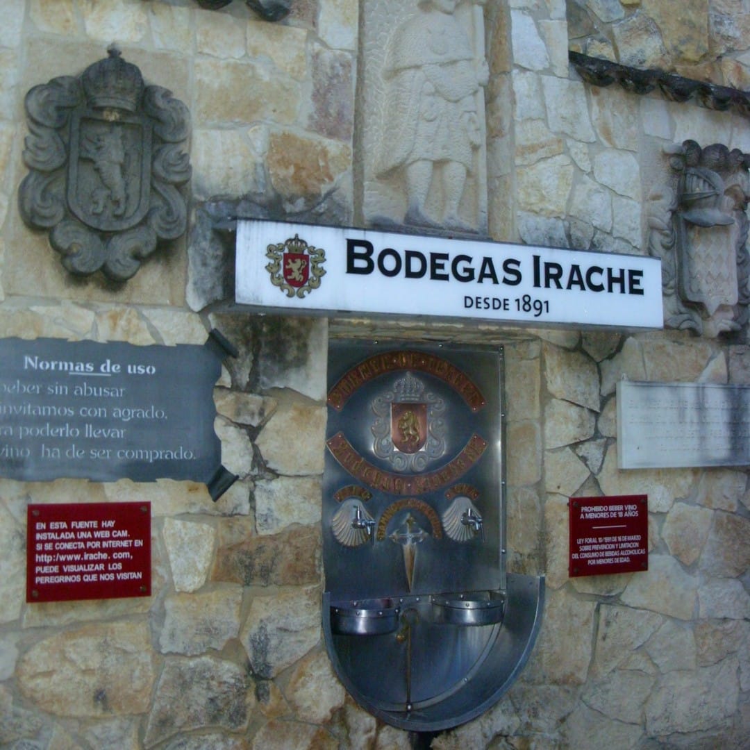 #ThrowbackThursday 
Die berühmteste Weinquelle des Camino: der Weinbrunnen der Bodegas Irache. 🍷

Hattet ihr Glück, ist bei euch der Wein geflossen? 
Ich bin 2 Mal daran vorbei gekommen, beide Male blieb der Brunnen trocken. 😫

#bodegasirache #caminoaddict #caminoaddict #elcaminodesantiagodecompostela #jakobsweg #caminodesantiago #camino2023 #jakobsweg2023 #caminowithkids #jakobswegliebe #caminoliebe #derwegruft #caminoiscalling
#caminofrances #einmalpilgerimmerpilger 
#onceapilgrimalwaysapilgrim #jakobswegspanien #caminoaddicted